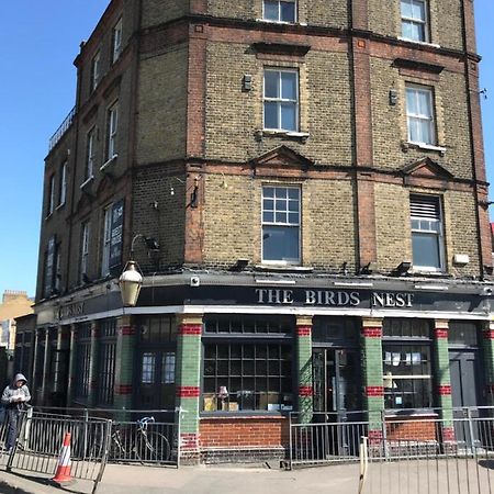 The Birds Nest Hostel Londra Esterno foto