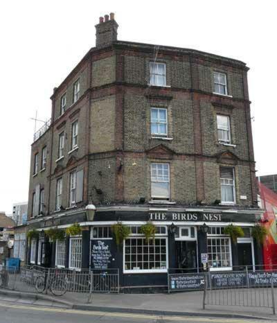 The Birds Nest Hostel Londra Esterno foto